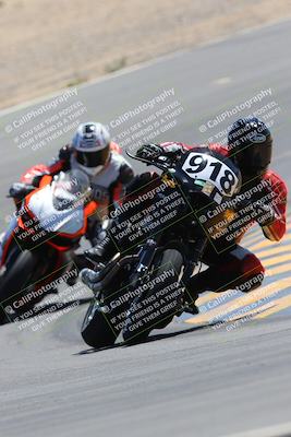 media/Apr-09-2023-SoCal Trackdays (Sun) [[333f347954]]/Turn 10 (115pm)/